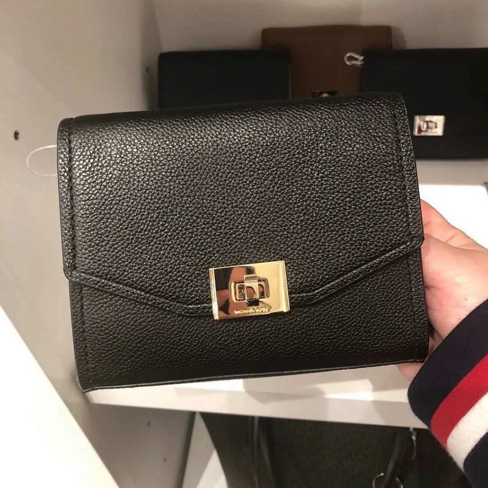 NWT MK PEBBLED LEATHER CASSIE CROSSBODY BLACK